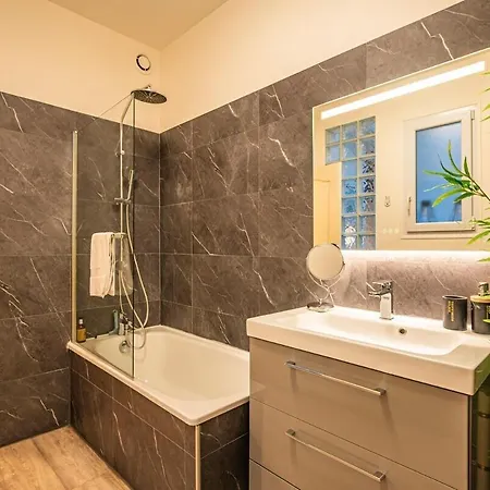 Apartment Domremy Hypercentredereims